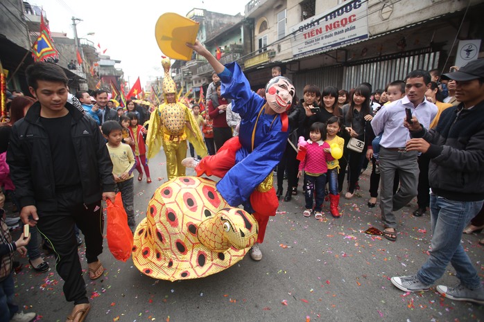 Lễ hội rước pháo Đồng Kỵ là một trong lễ hội lớn ở khu vực phía Bắc và đặc biệt nó mở màn cho mùa lễ hội mùa xuân trong năm

 