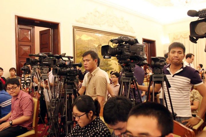 Đông đảo phóng viên trong nước và quốc tế quan tâm tới tình hình Biển Đông trong cuộc họp báo