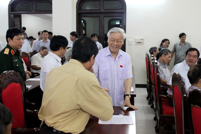 Tổng Bí thư Nguyễn Phú Trọng ghi nhận các ý kiến của cử tri