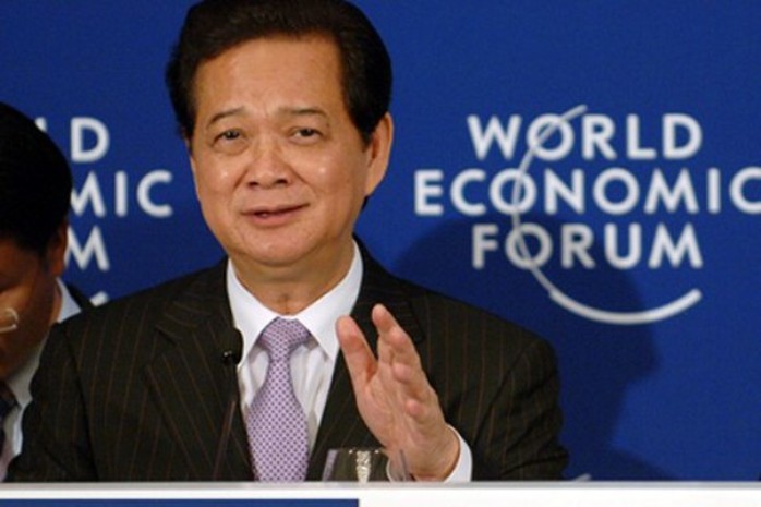 Thủ tướng Nguyễn Tấn Dũng phát biểu tại WEF Đông Á. Ảnh: VGP/Nhật Bắc