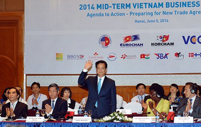 Thủ tướng Nguyễn Tấn Dũng tới dự Diễn đàn doanh nghiệp Việt Nam giữa kỳ ngày 5-6 - Ảnh: VGP