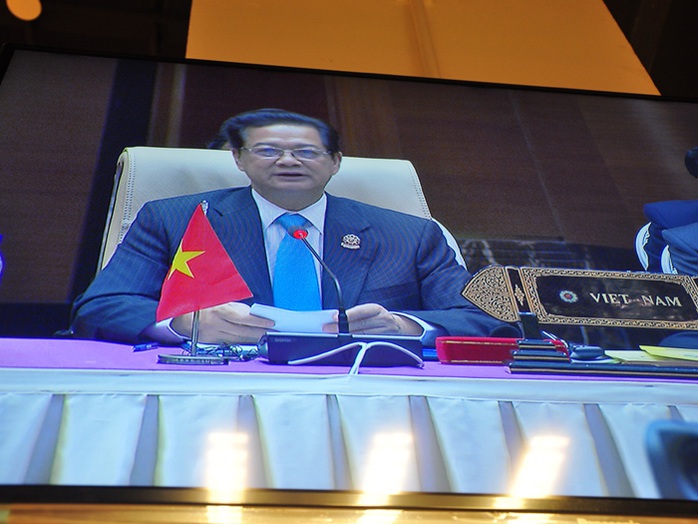Thủ tướng Nguyễn Tấn Dũng phát biểu tại Hội nghị cấp cao ASEAN ngày 11-5 - Ảnh chụp qua màn hình tại trung tâm báo chí
