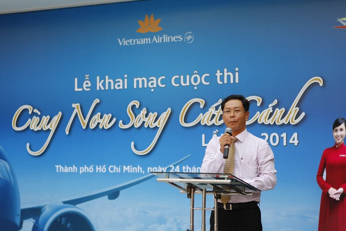 &Ocirc;ng Nguyễn Văn Thịnh&nbsp; -Ph&oacute; Gi&aacute;m đốc Chi nh&aacute;nh Vietnam Airlines khu vực miền Nam ph&aacute;t biểu tại lễ khai mạc cuộc thi