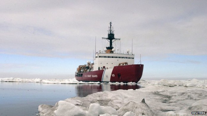 Tàu phá băng Polar Star lên đường giải cứu 2 tàu Nga và Trung Quốc. Ảnh: Reuters