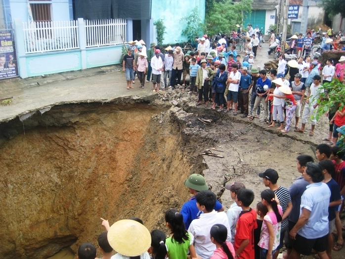 Hố tử thần bất ngờ xuất hiện ở Thanh Hóa