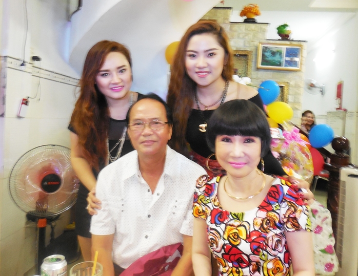 NSƯT Thanh Điền, Thanh Kim Huệ và hai ca sĩ Châu Ngọc Linh, Châu Ngọc Tiên - con gái Châu Thanh