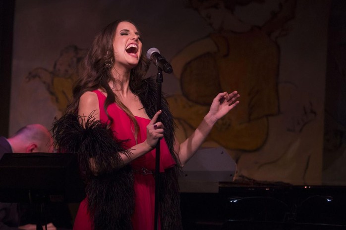 Alexa Ray Joel hăng say biểu diễn một ngày trước khi cô ngất xỉu tại Café Carlyle. Ảnh: AP