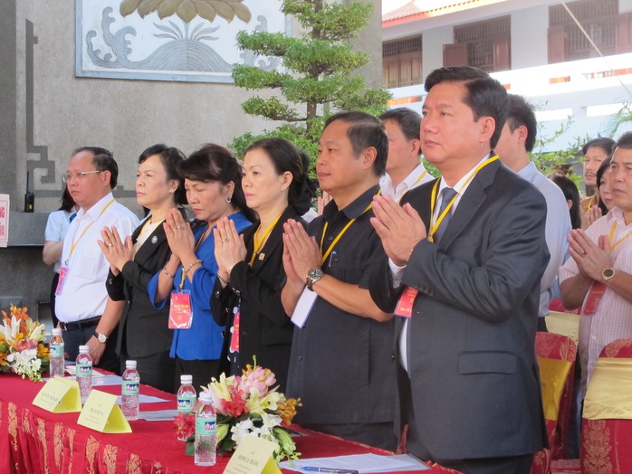  Bộ trưởng Bộ GTVT Đinh La Thăng và lãnh đạo các Bộ, ngành, UBND TPHCM tưởng niệm các nạn nhân tử cong vì TNGT