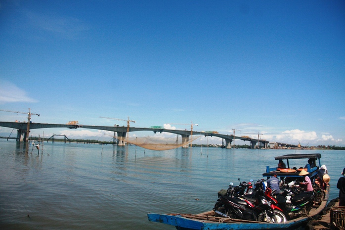 Cầu Cửa Đại bắc qua sông Thu Bồn nối TP Hội An và các huyện Duy Xuyên, Thăng Bình của tỉnh Quảng Nam