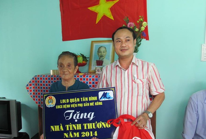 LĐLĐ quận Tân Bình, TP HCM trao căn nhà tình thương cho gia đình bà Nguyễn Thị Liên