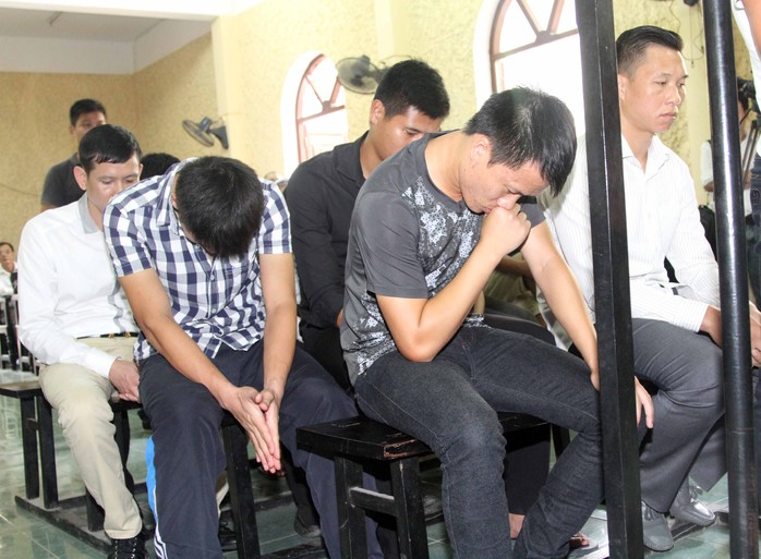 9 cầu thủ V.Ninh Bình và người môi giới Đào Đức Lợi trong phiên tòa cuối tháng 8-2014