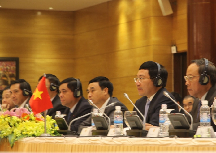 Phó Thủ tướng nhấn mạnh Uỷ ban chỉ đạo hợp tác song phương Việt Nam - Trung Quốc có vai trò rất quan trọng trong điều phối, chỉ đạo các lĩnh vực hợp tác giữa hai nước cũng như giải quyết các vấn đề tồn tại nảy sinh trong quan hệ giữa hai nước.