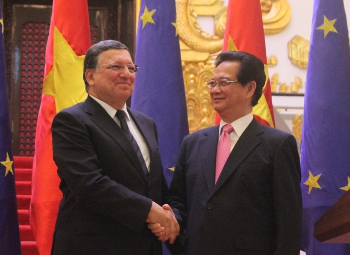 Thủ tướng Nguyễn Tấn Dũng tiếp đón chủ tịch EC Manuel Barroso. Ảnh: Dương Ngọc