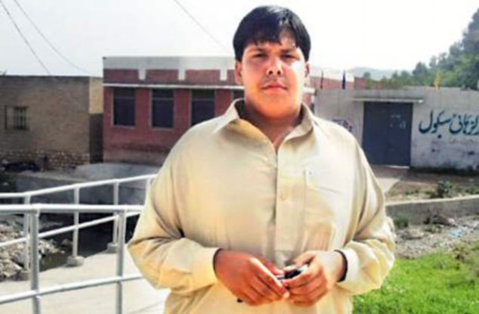 Thiếu niên Aitzaz Hasan đã liều chết cứu trường mình, nơi có khoảng 1000 học sinh theo học. Ảnh: Daily Mail