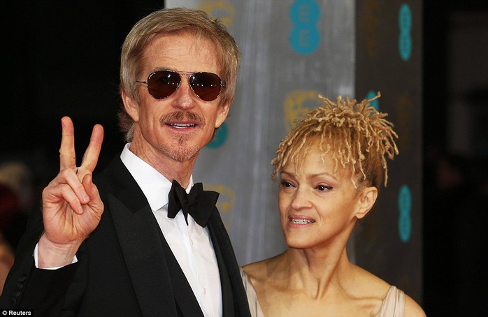 Matthew Modine và Caridad Rivera 