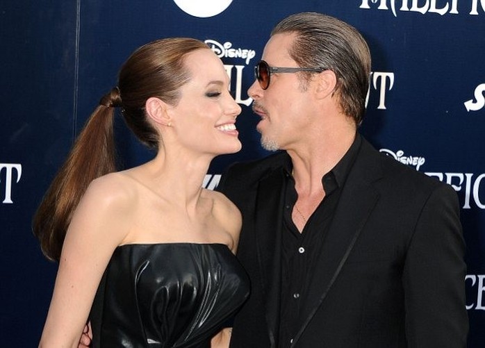 Brad Pitt và Angelina trên thảm xanh