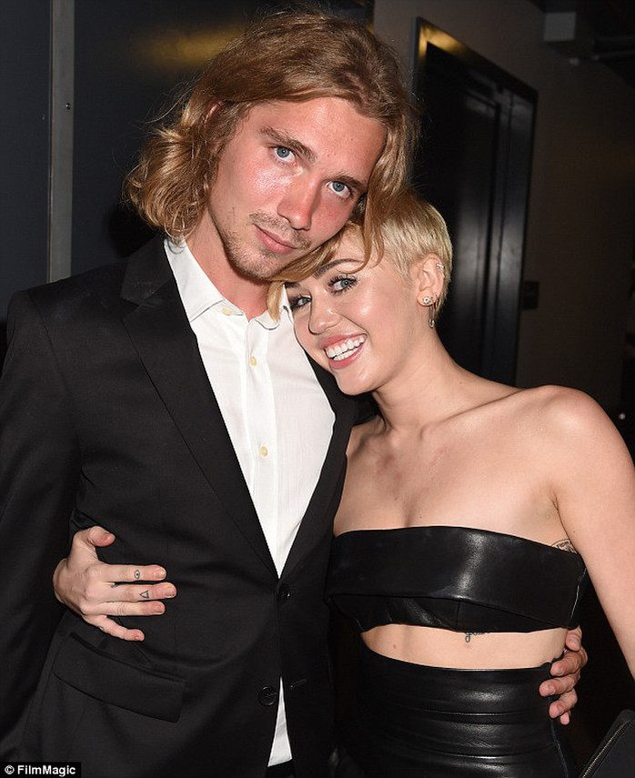 Miley và Jesse