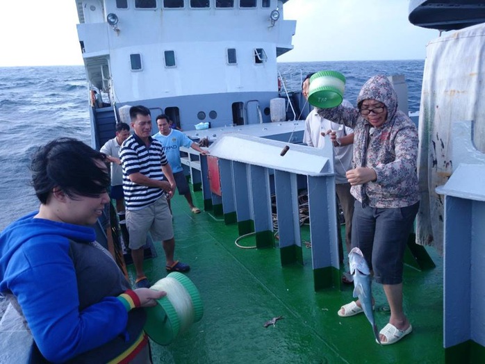 &Ocirc;i, c&acirc;u được c&aacute; giữa biển&nbsp;