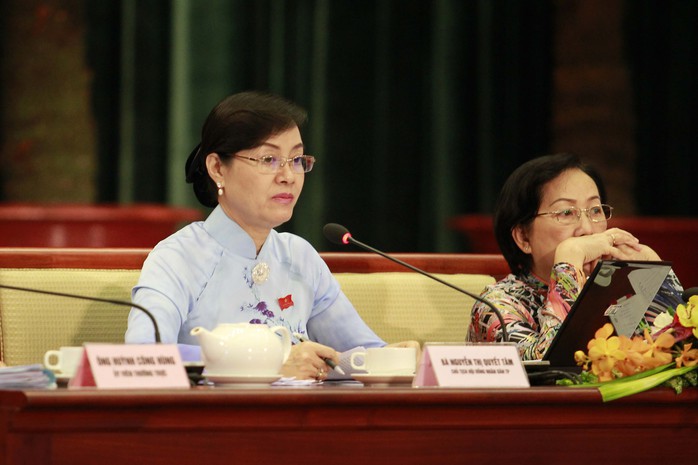 Bà Nguyễn Thị Quyết Tâm, Chủ tịch ND0ND TP trong phiên chất vấn chiều 11-12