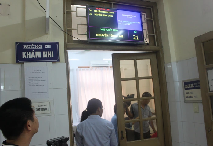 Bảng điện tử hiện thị tên và số thứ tự bệnh nhân tại BV Đa khoa tỉnh Quảng Ninh