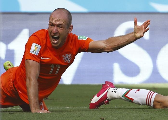 Robben thừa nhận không dưới 1 lần anh ăn vạ trong trận đấu
