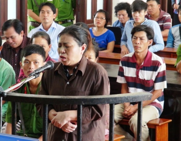 Bị cáo Huệ tại TAND tỉnh Bình Phước ngày 21-5.