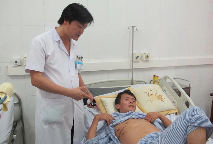 Một ca phẫu thuật khó cho bệnh nhân bị đứt cuống phổi do tai nạn lao động được thực hiện tại BV ĐK tỉnh Quảng Ninh