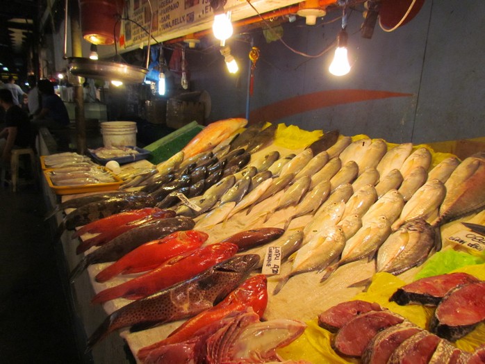Đủ loại cá ở chợ hải sản Philippines