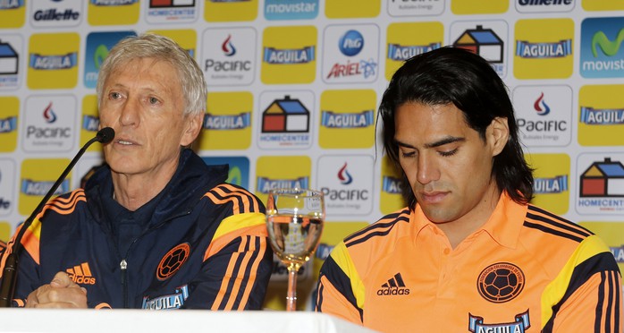 Falcao buồn bã trong cuộc họp báo công bố danh sách dự World Cup 2014