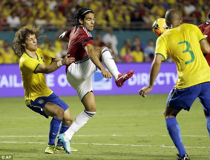 Falcao ra sân trong trận Colombia thua Brazil hôm 6-9