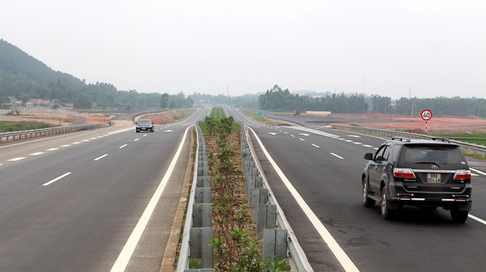 Đường cao tốc Nội Bài- Lào Cai được đưa vào khai thác sẽ giúp thời gian lưu thông từ Hà Nội lên khu du lịch Sa Pa (Lào Cai) giảm một nửa so với hiện nay.