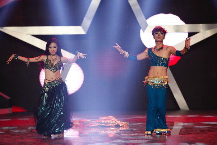 Tiết mục belly-dance của Cao Hiếu- Minh Phượng