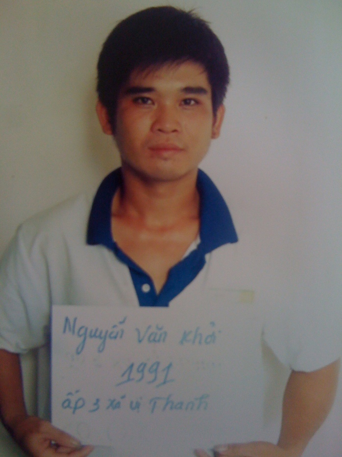 Trên đường về nhà, Nguyễn Văn Khởi đã hiếp dâm một phụ nữ bên lề đường