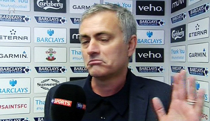 HLV Mourinho, người luôn có những phát ngôn và hành động gây chú ý