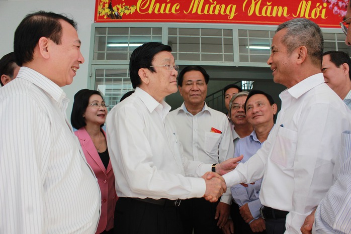 Chủ tịch nước Trương Tấn Sang trao đổi cùng Chủ tịch Tổng LĐLĐ Việt Nam Đặng Ngọc Tùng

về xây dựng nhà ở cho công nhân