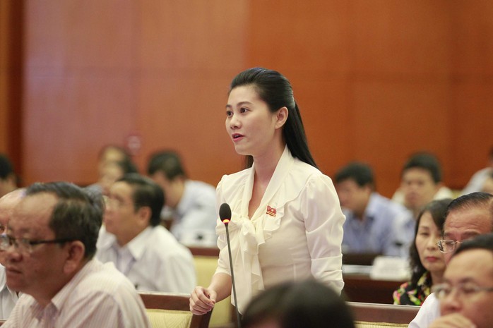  Đại biểu Nguyễn Ngọc Quế Trân chất vấn về việc quản lý báo mạng

 