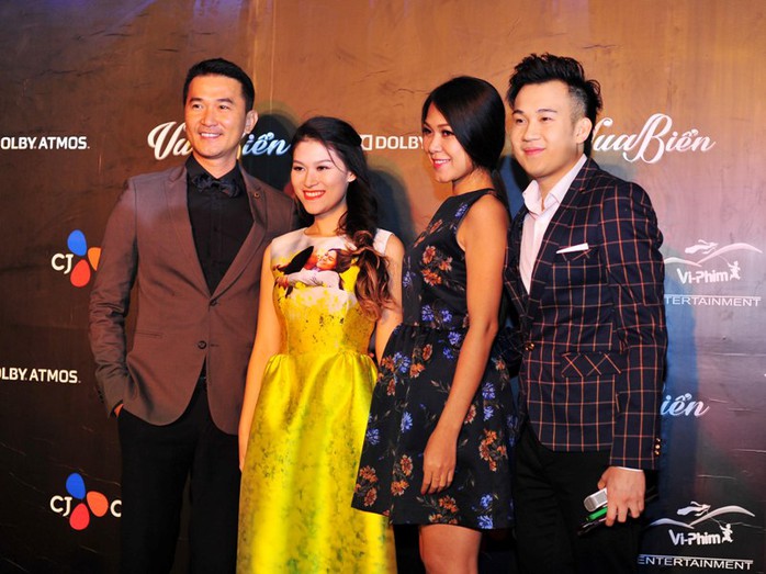 Từ trái qua: Diễn viên Quốc Cường, Ngọc Thanh Tâm, Đinh Y Nhung và ca sĩ Dương Triệu Vũ