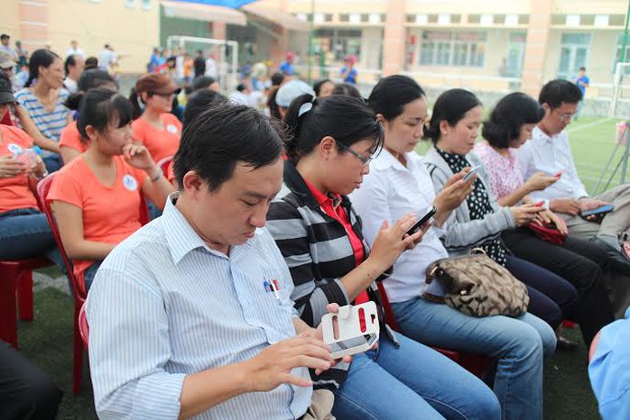 CNVC-LĐ quận Tân Bình, TP HCM, nhắn tin ủng hộ chương trình “Nghĩa tình Hoàng Sa, Trường Sa”