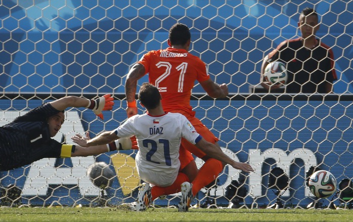 Depay ấn định chiến thắng 2-0 cho Hà Lan trước Chile
