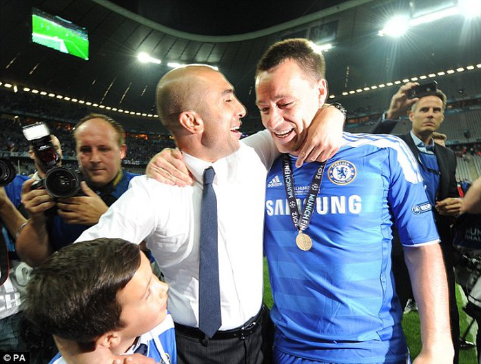 HLV Matteo cùng Chelsea đăng quang ở Champions League 2012