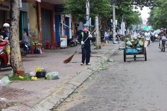 Khẩn trương dọn dẹp sau bão