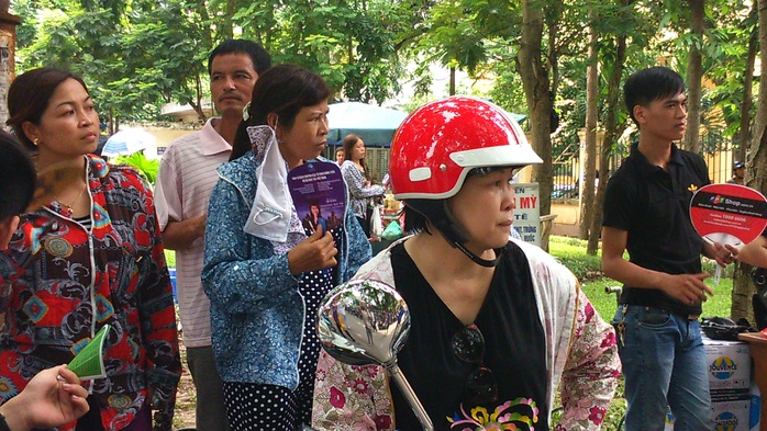 Phụ huynh ở Hà Nội ngóng con thi môn địa lý