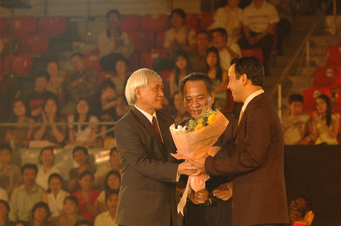 Quyền Linh tại Mai Vàng 2005