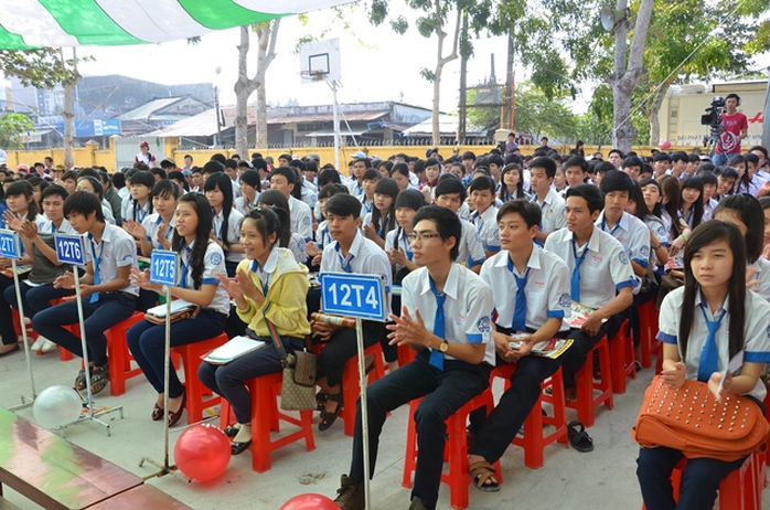 Đưa trường học đến thí sinh 2014 tại Hậu Giang. Ảnh: T. Thạnh