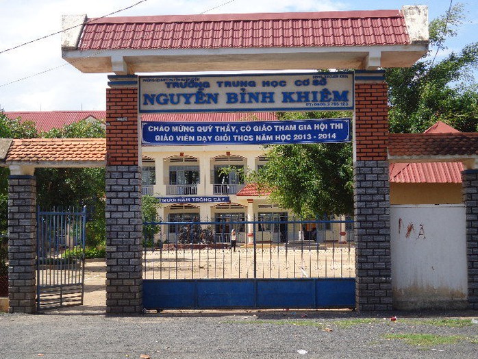 Trường THCS Nguyễn Bỉnh Khiêm nơi có 1 học sinh đang theo học liên quan đến việc thầy Phúc bị chấn thương sọ não
