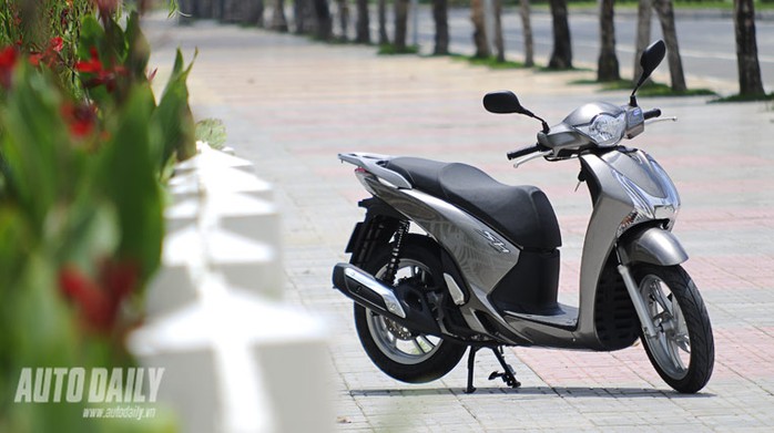 Trong 10 tháng đầu năm 2014, Honda bán được 19.823 chiếc Honda SH 150i, trung bình gần 2.000 chiếc mỗi tháng Trong 10 tháng đầu năm 2014, Honda bán được 19.823 chiếc Honda SH 150i, trung bình gần 2.000 chiếc mỗi tháng