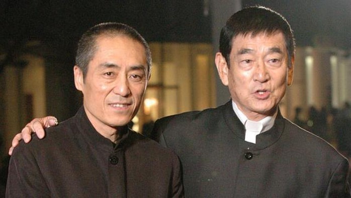 Takakura và Trương Nghệ Mưu. Ảnh: Xinhua