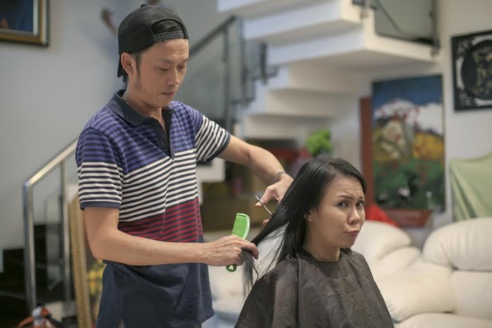 Hoài Linh lần đầu tiên cắt tóc