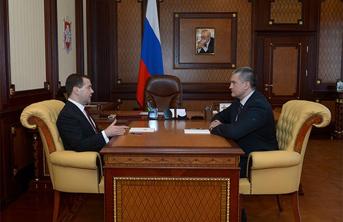 Ông Medvedev gặp Thủ tướng Crimea Sergei Aksyonov tại 
