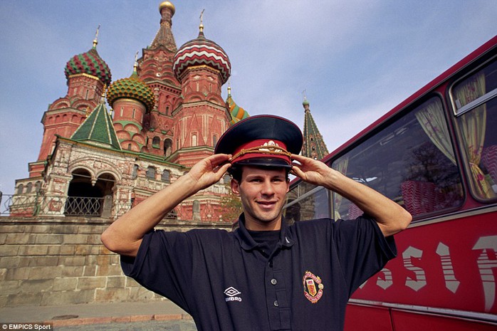 Giggs tại Nga năm 1992 trong một chuyến làm khách của Torpedo Moscow ở UEFA Cup 